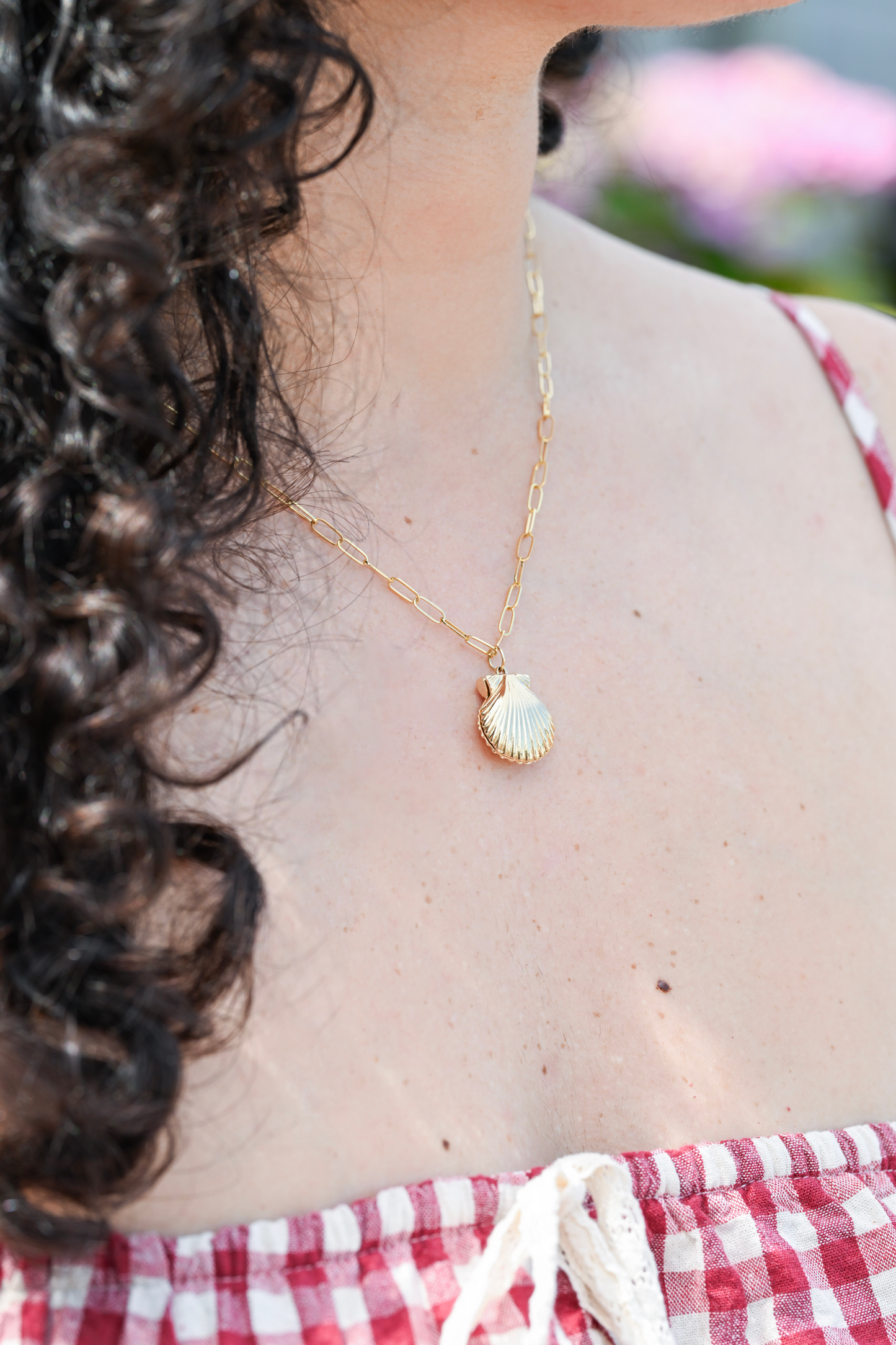 14KYG Scallop Locket