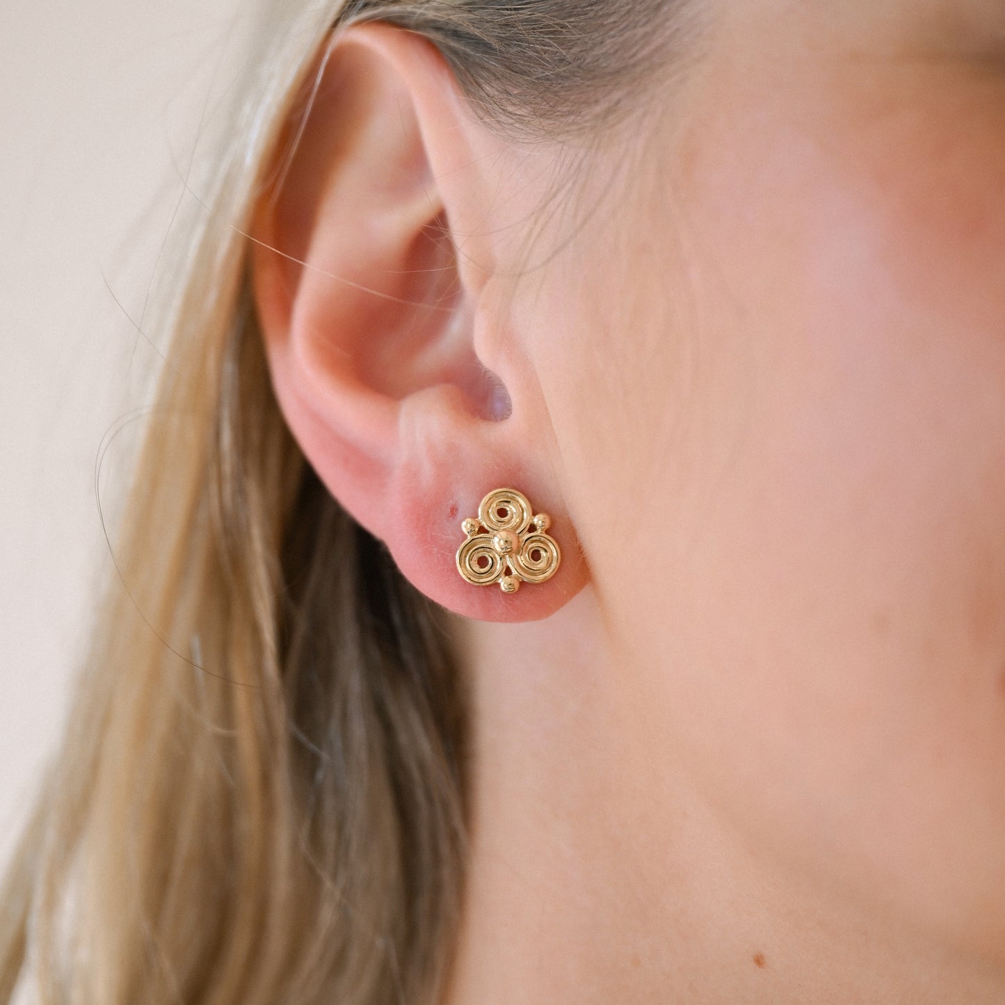 14KYG Celtic Post Earrings