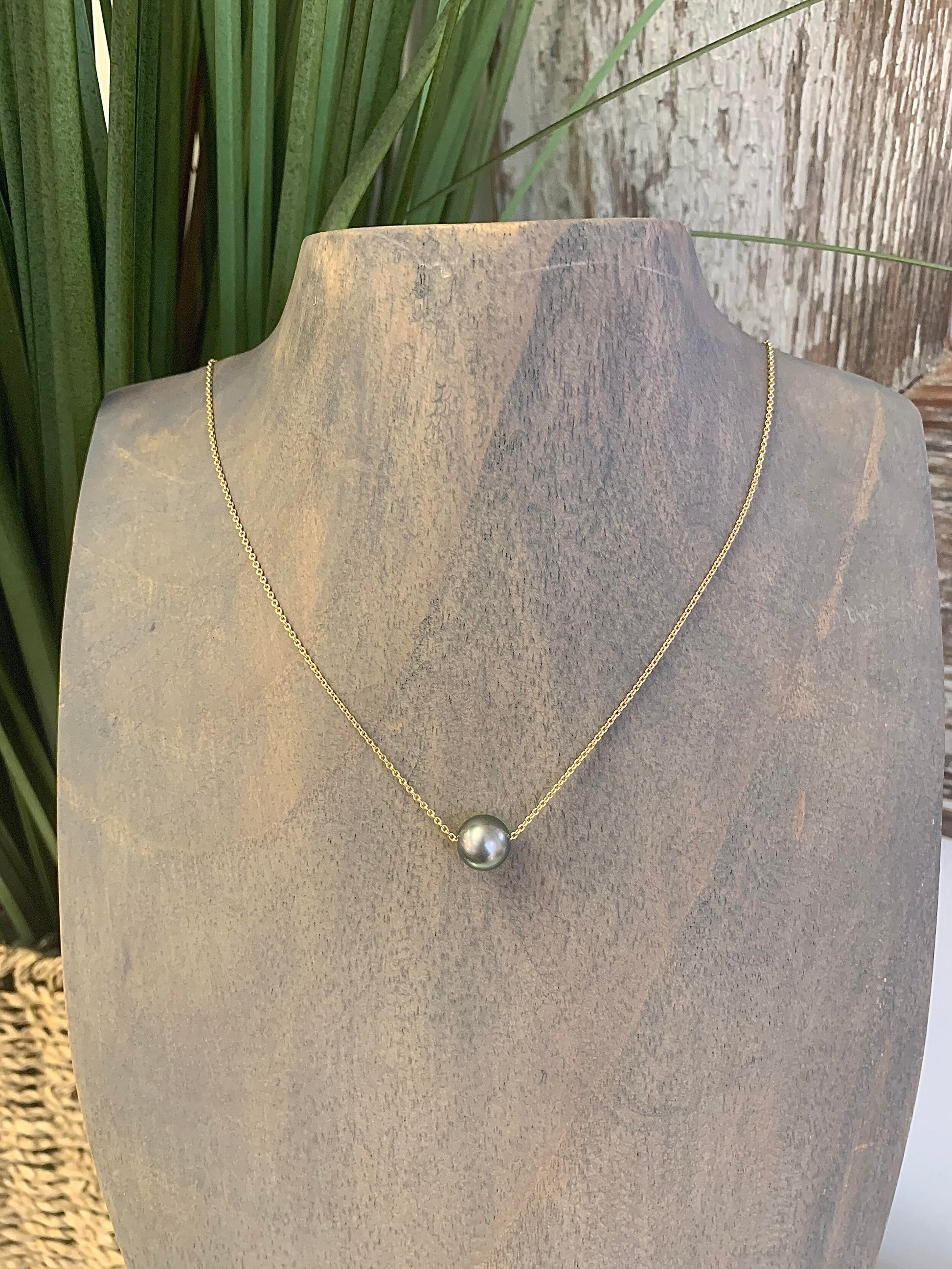 Tahitian Black Pearl Necklace with 14K yellow gold chain by Jewel in the Sea Nantucket